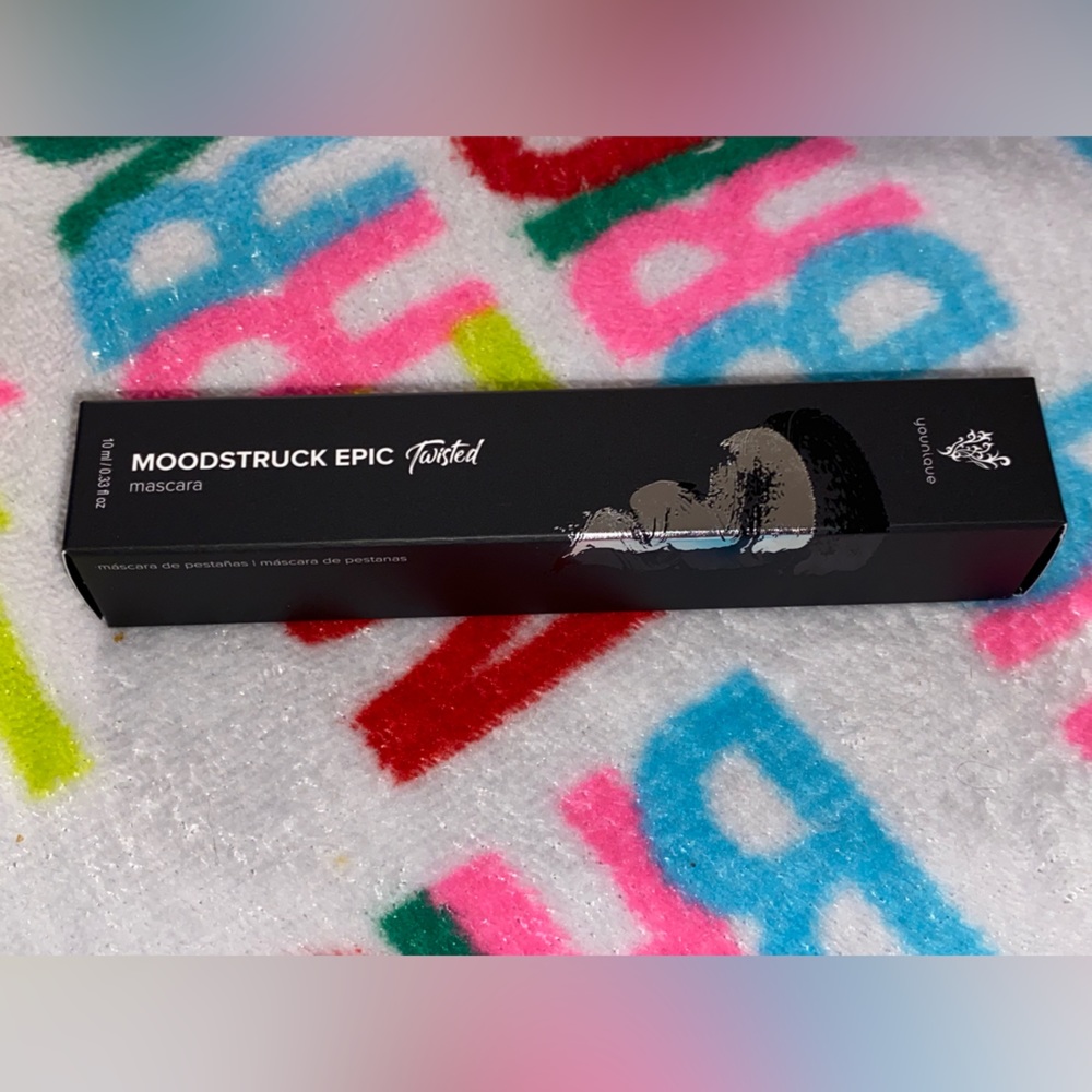 MOODSTRUCK EPIC twisted mascara